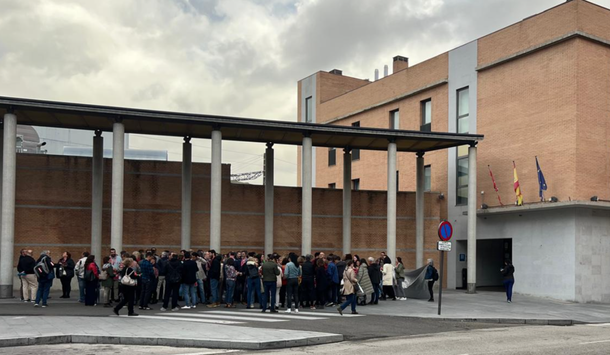 La concentración de los empleados de Santillana. Foto: El Infiltrado.